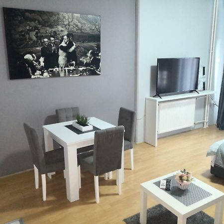 Contemporary Residence Ниш Экстерьер фото