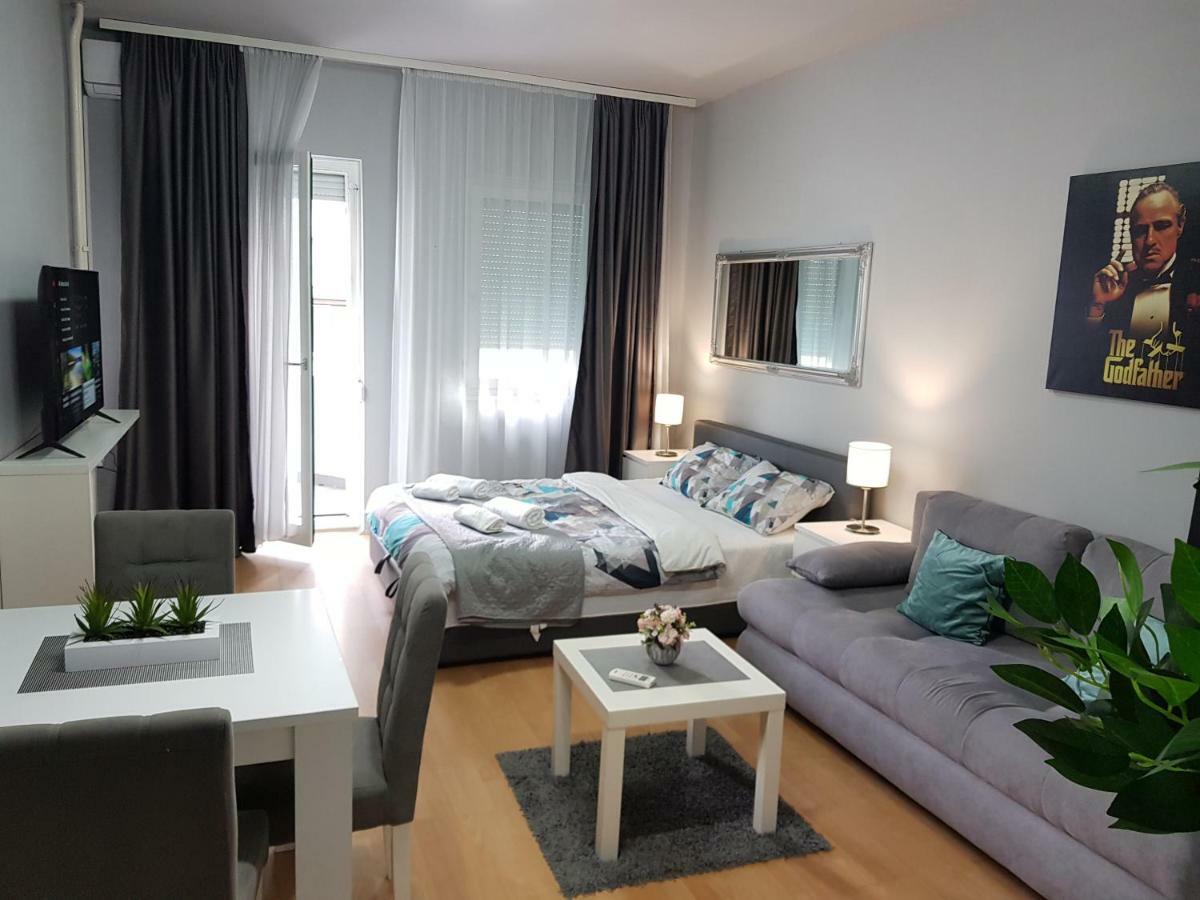Contemporary Residence Ниш Экстерьер фото
